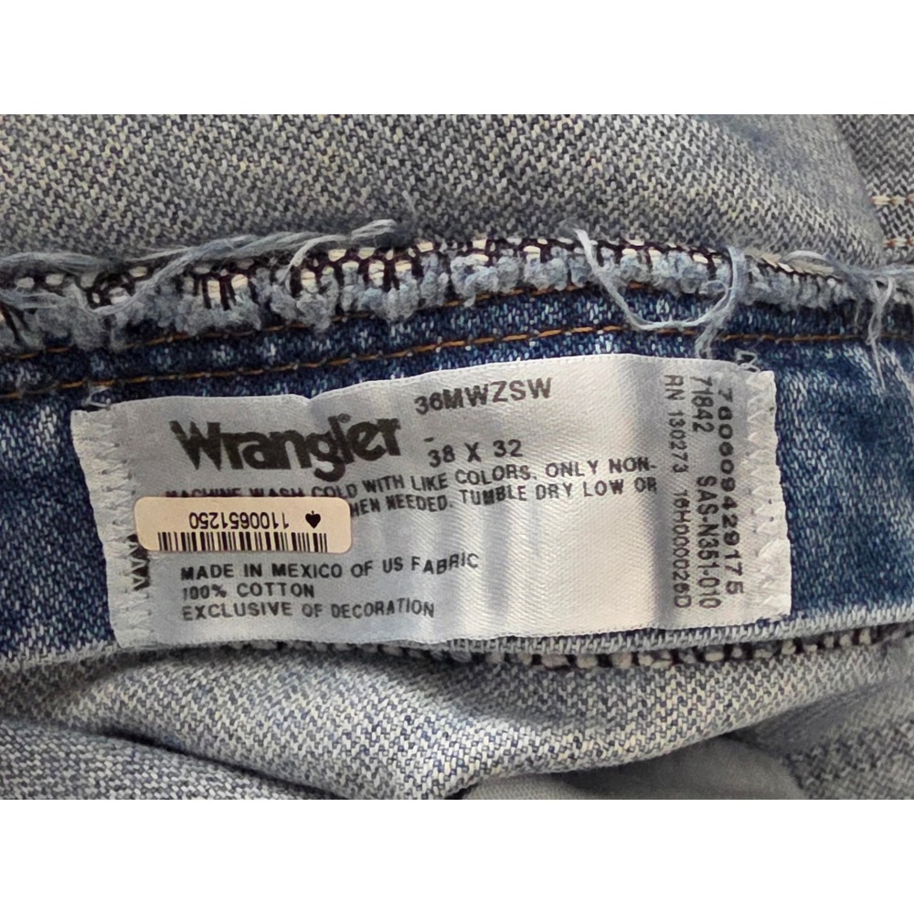 Wrangler 36MWZSW Mens Denim Jeans 38x32 Light Wash Cowboy Western Classic Work - Picture 3 of 10